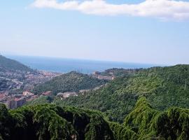 Collina Belvedere, appartamento indipendente in villa Salerno-Capezzano, Ferienhaus in Pellezzano