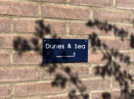 Dunes & Sea at Kijkduin, hotel com estacionamento em Haia