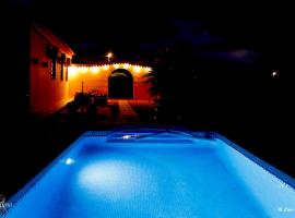 Villa Soluna, hotel met zwembaden in Cantoria