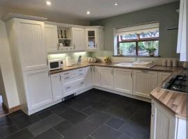 Sunset cottage, hotel in Burry Port