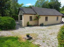 Sea view 1-Bed Cottage with private garden, cabaña o casa de campo en Skibbereen