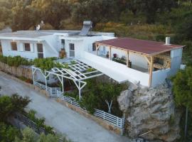 Mano's House, holiday home in Triopetra