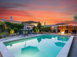 Haus Rustica, hotelli kohteessa Pula