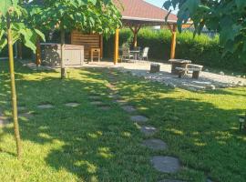 Zso-Zé Apartman, Hotel in Tiszafüred