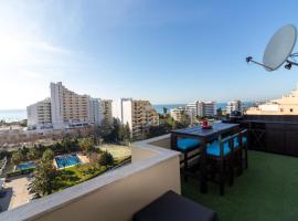 THE PENTHOUSE IN AMARILIS, отель в Портимане, рядом находится Пристань для яхт Портимау