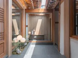 Luxury Hanok Graceful Haven