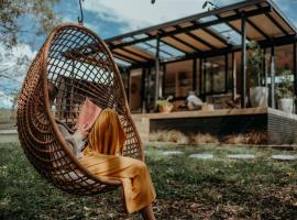 Blackwood Cabin, hotel en Raglan