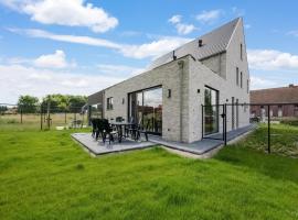 Modern holiday home in Ronse with garden, cabaña o casa de campo en Ronse