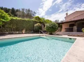 Large Provencal villa with swimming pool in lush greenery LIVE IN CANNES