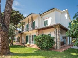 Piombino Apartments - Villa Pari, holiday home in Piombino
