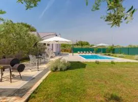 Villa VIOLA with pool, whirlpool, playground & bbq in a olive grove with sea view, near the beach, Pomer - Istria