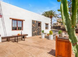 Casa Domingo, holiday home in Villaverde