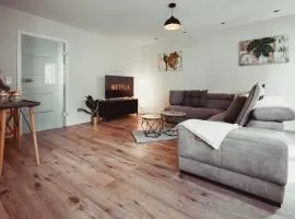 Geräumige Mosel-FeWo für die ganze Familie - Große Dachterrasse - Netflix - Waschmaschine & Trockner
