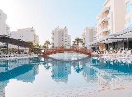 Ledina Hotel, hotel med pool i Orikum