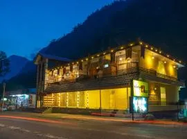 Whoopers Hostel Kasol