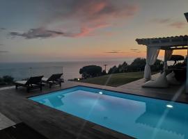 Villa Vardia-Amazing Seaviews with heated pool, hotel in Sinarádes