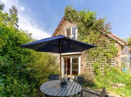 Bramley Cottage, holiday home in Ottery Saint Mary