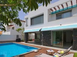 Villa BLUE PORTOFINO Los Cristianos, Heated Pool