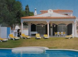 Algarve Paraíso Casa Lagos e Relvas, Hotel in Estói