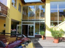 Gasthof Pension Post "Zenz", hotel in Latschach ober dem Faakersee