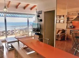 Beachfront and Peaceful Apartment