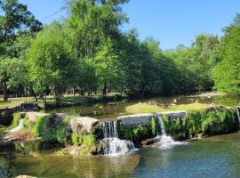 Appartement ardeche vallée de l'ouvèze SANS extérieur mais à proximité de parcs, appartement à Flaviac