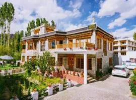 Teyser Holiday Home