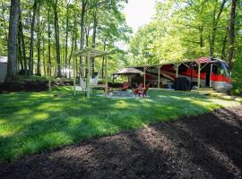 3E *Glamping at Treasure Lake*, camping din DuBois