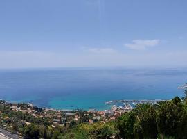 Maison Patricia Menton Appartemets、マントンのホテル