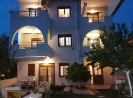 Kali Luxury Apartments -Garden-Gold-