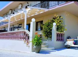Michaela: Poros şehrinde bir otel