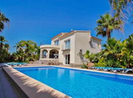 Estrella - holiday home with stunning views and private pool in Benissa, hotel en Benissa
