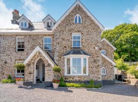 Rhodewood Lodge, hótel í Saundersfoot