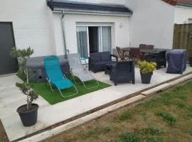 charmante maison au calme avec jardin, terrasse et jacuzzi