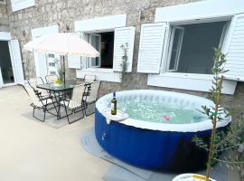 Apartman Laura, hotel v destinaci Mlini