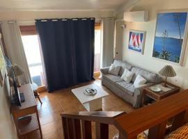 Appartamento "Casa Girasole" con accesso diretto alla spiaggia, хотел в Порто Санто Стефано
