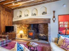 Extraordinary 15th Century timber framed cottage in famous Medieval village - The Tryst