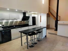 VILLA CAREMEAU 3, vacation home in Nîmes