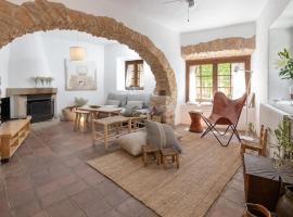 Preciosa casa rural en el centro de Peratallada、ペラタリャーダのカントリーハウス