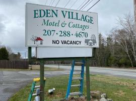 Eden Village Motel and Cottages, hótel í Bar Harbor