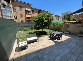 Casa Paestum. Your wonderful garden in Rome, khách sạn ở Roma