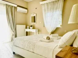 Christina_Apt