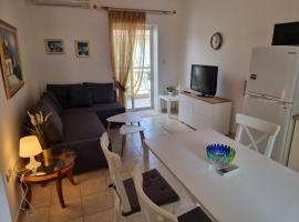 Lucas3 Lux Flogita apartment, hotel in Flogita