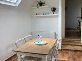 Rustig appartement in het groen met terras