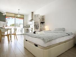 Cozy Studio with queen-size bed and Pools, Chaparral 163, hotel in Costa Del Silencio
