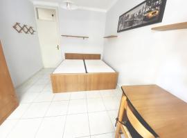 ARTIST's ROOM