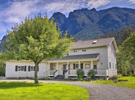 Riverside North Bend Oasis Stunning Mtn View, hotel in North Bend