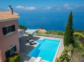 Secluded, sunset, beaches, walk to village-Melina: Athani şehrinde bir otel