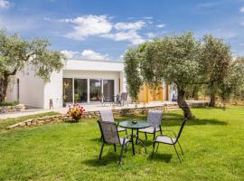 AVGOUSTIDIS APARTMENTS, Hotel in Limenaria