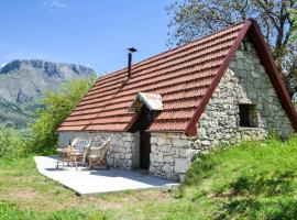 Grandma's Hut, chalet i Nikšić